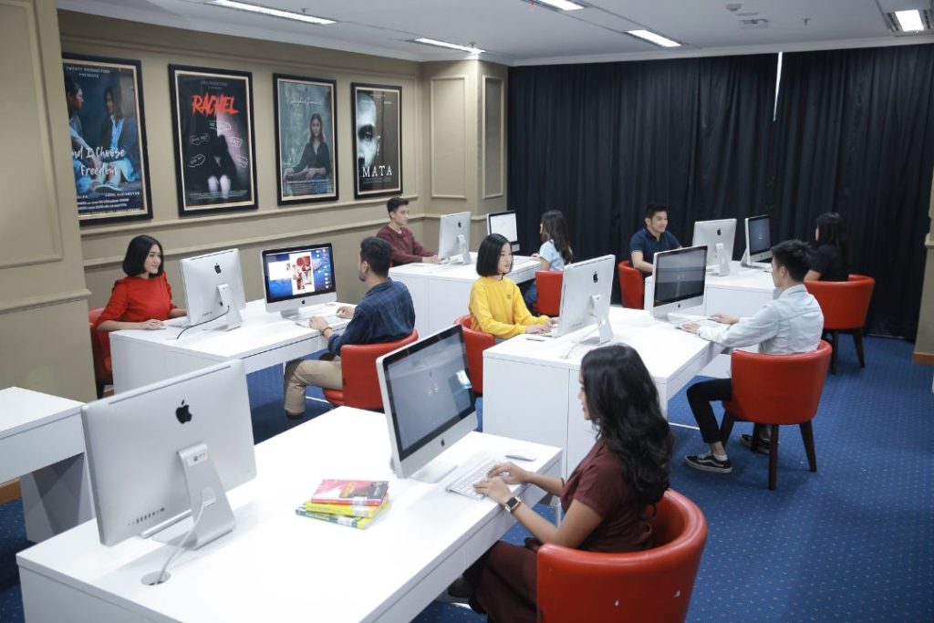 Students in an LSPR classroom