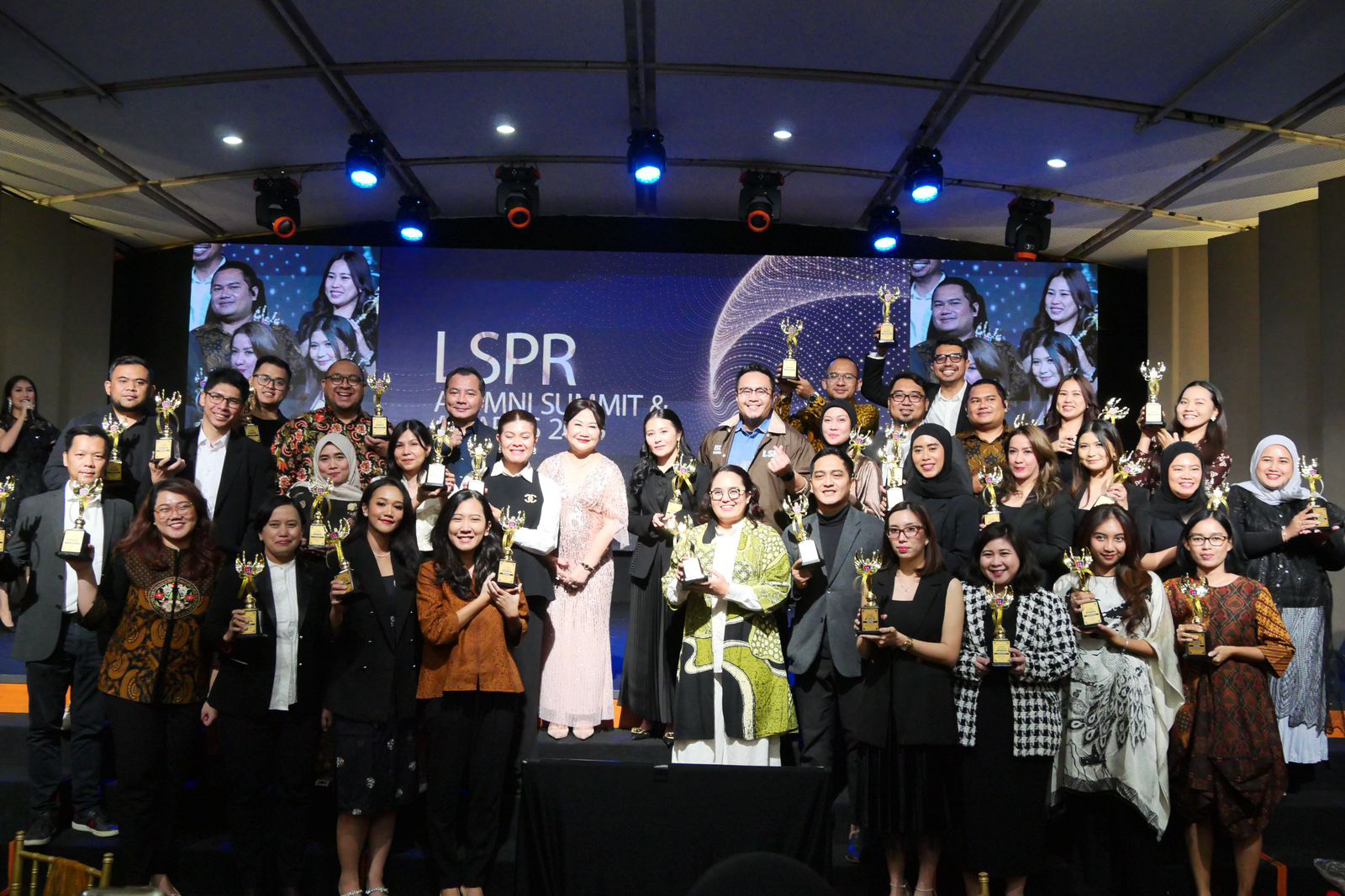 Keluarga Alumni (KAMI) LSPR Institute of Communication and Business menggelar LSPR Alumni Awards 2025